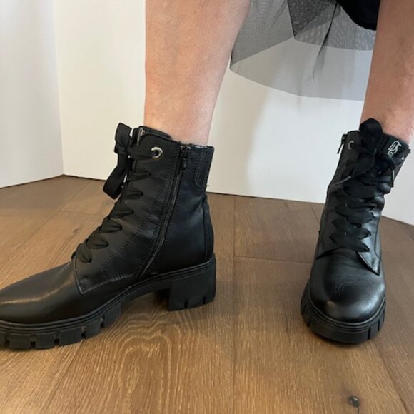 DL SPORT, Black Leather Ankle Boots, Size 7 from Brown's - Picture 2 of 9